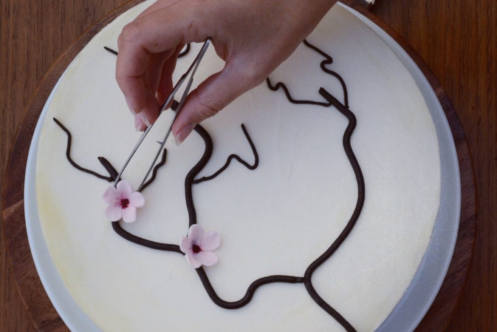 Sådan laver du en kage med det japanske kirsebærtræ
