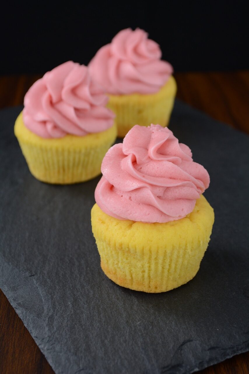 Muffins med hindbærmousse