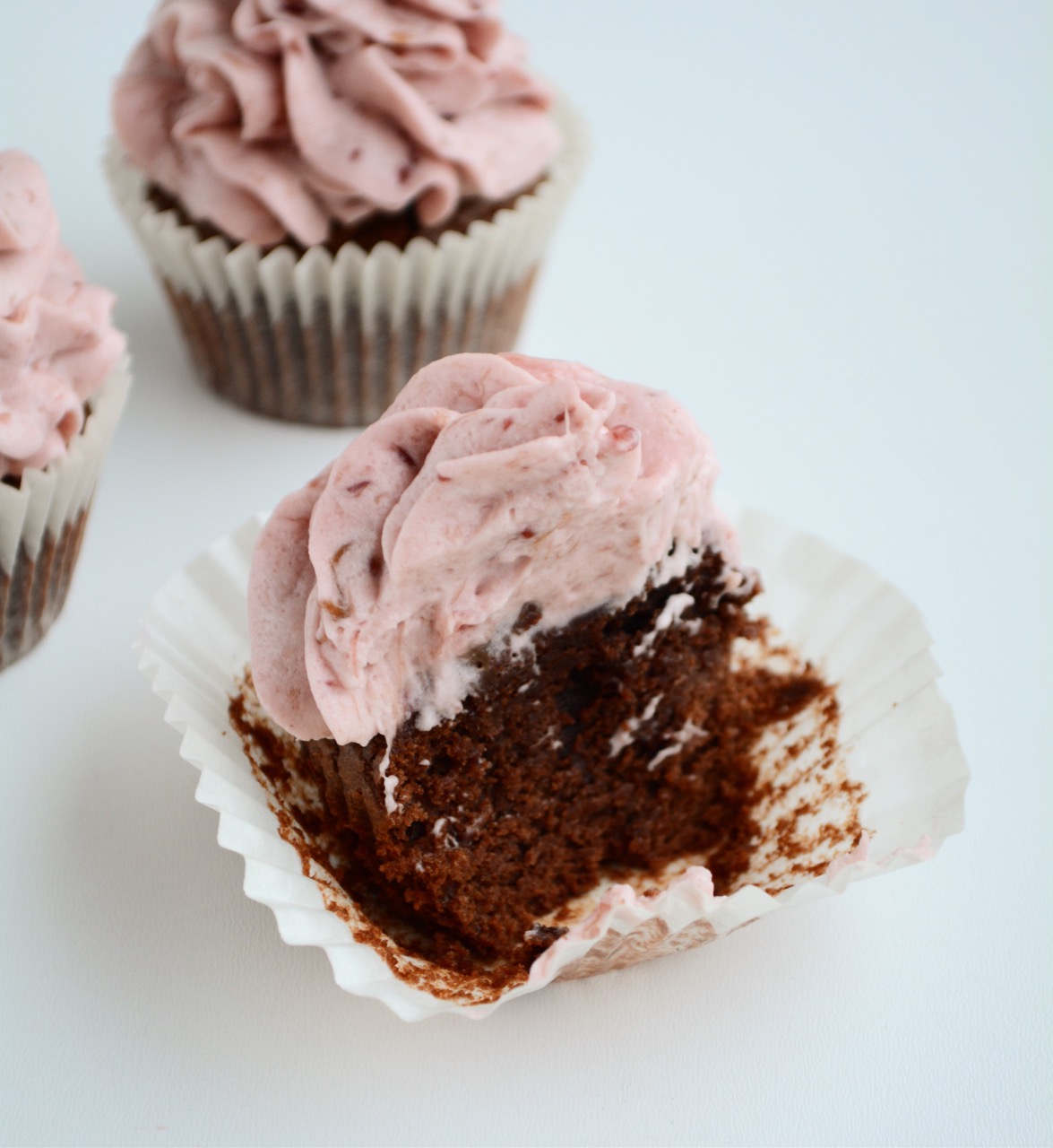 Hindbærmousse cupcakes