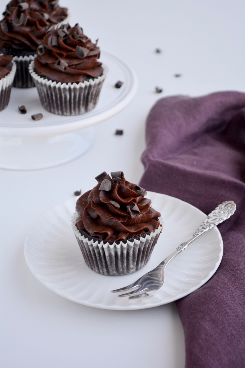 Chokoladecupcakes med luksus chokoladesmørcreme