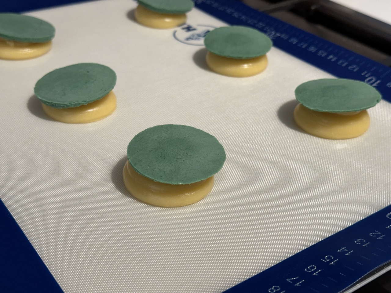 Choux au Craquelin inden de kommer i ovnen