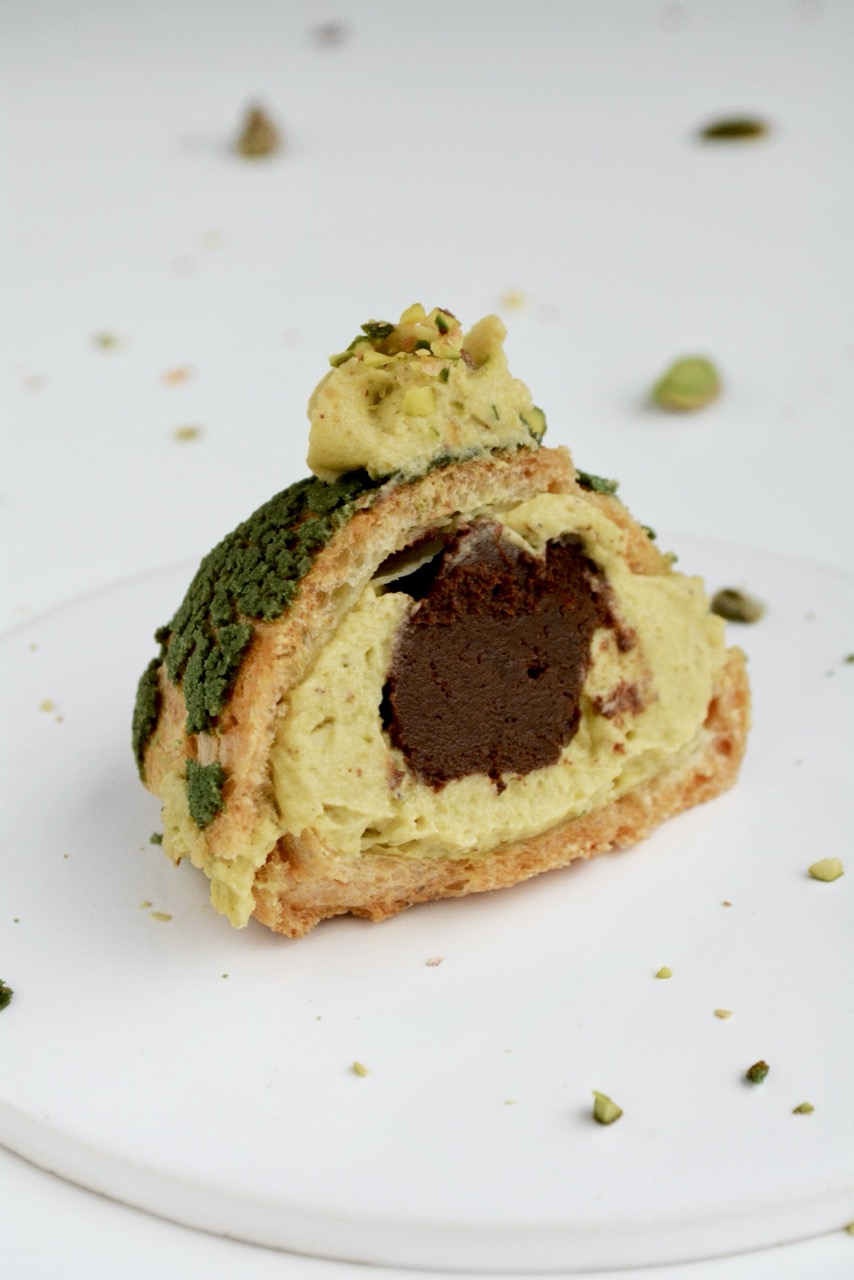 Fastelavnsboller med pistacie og mørk chokolade